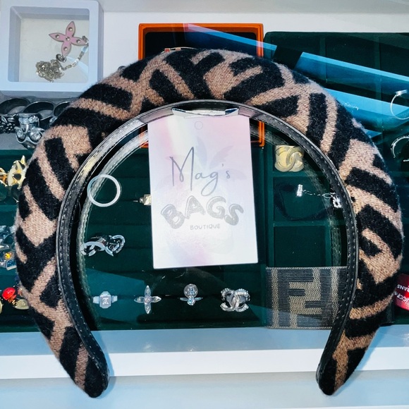Fendi: Cashmere FF Logo Tobacco Wool Headband (Brown) main image 5